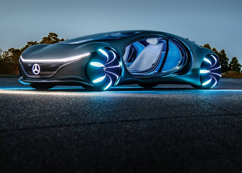 Mercedes-Benz Vision AVTR Dirigimos o Mercedes Vision AVTR, um carro muito à frente do nosso tempo