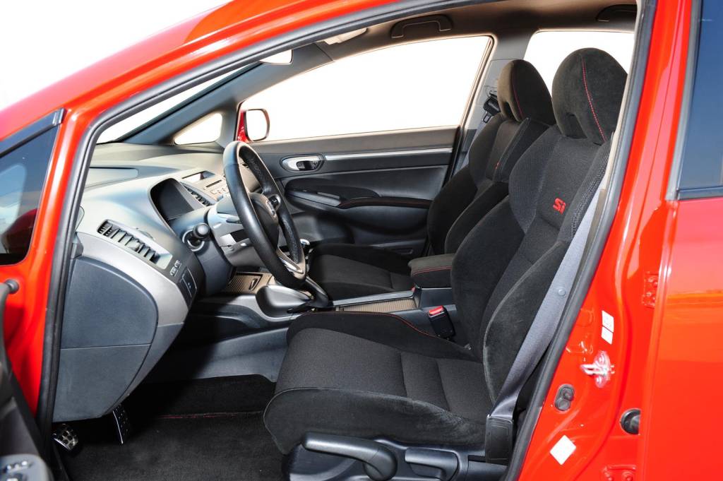 Banco dianteiro do Civic SI modelo 2011 da Honda, durante teste comparativo da r Banco dianteiro do Civic SI modelo 2011 da Honda, durante teste comparativo da r