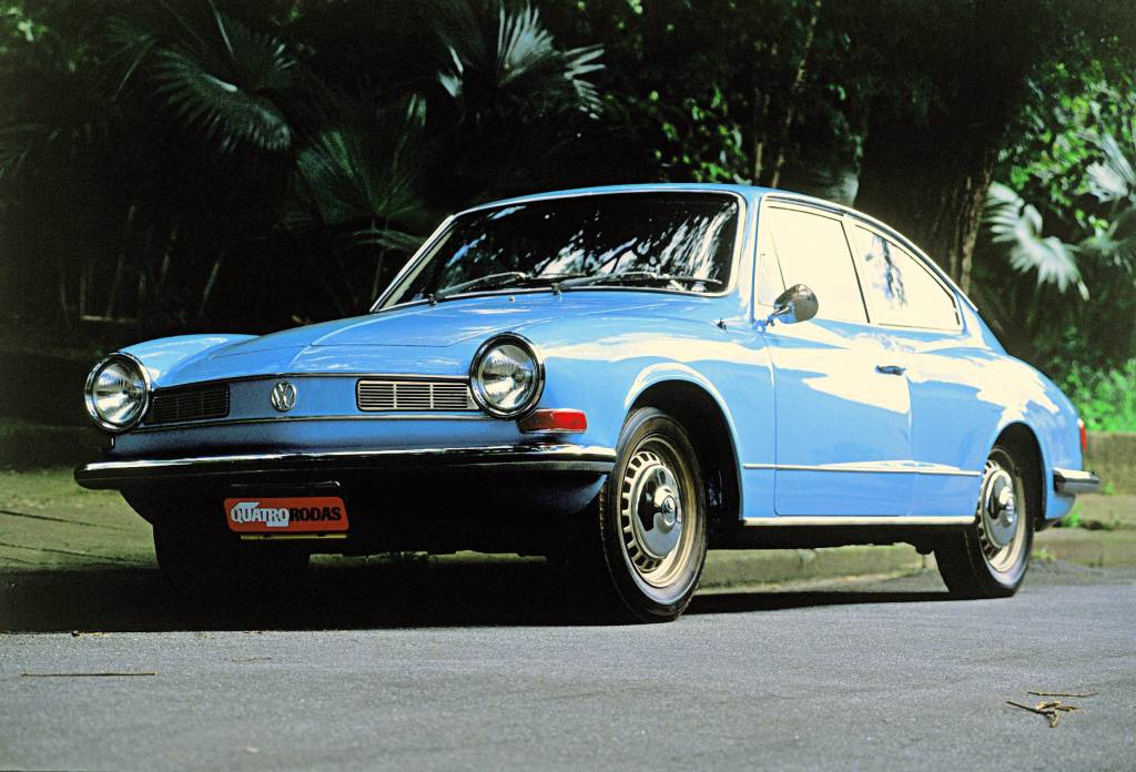 Karmann-Ghia-TC-azul-modelo-1973-de-Carlos-Dib. Karmann-Ghia-TC-azul-modelo-1973-de-Carlos-Dib.