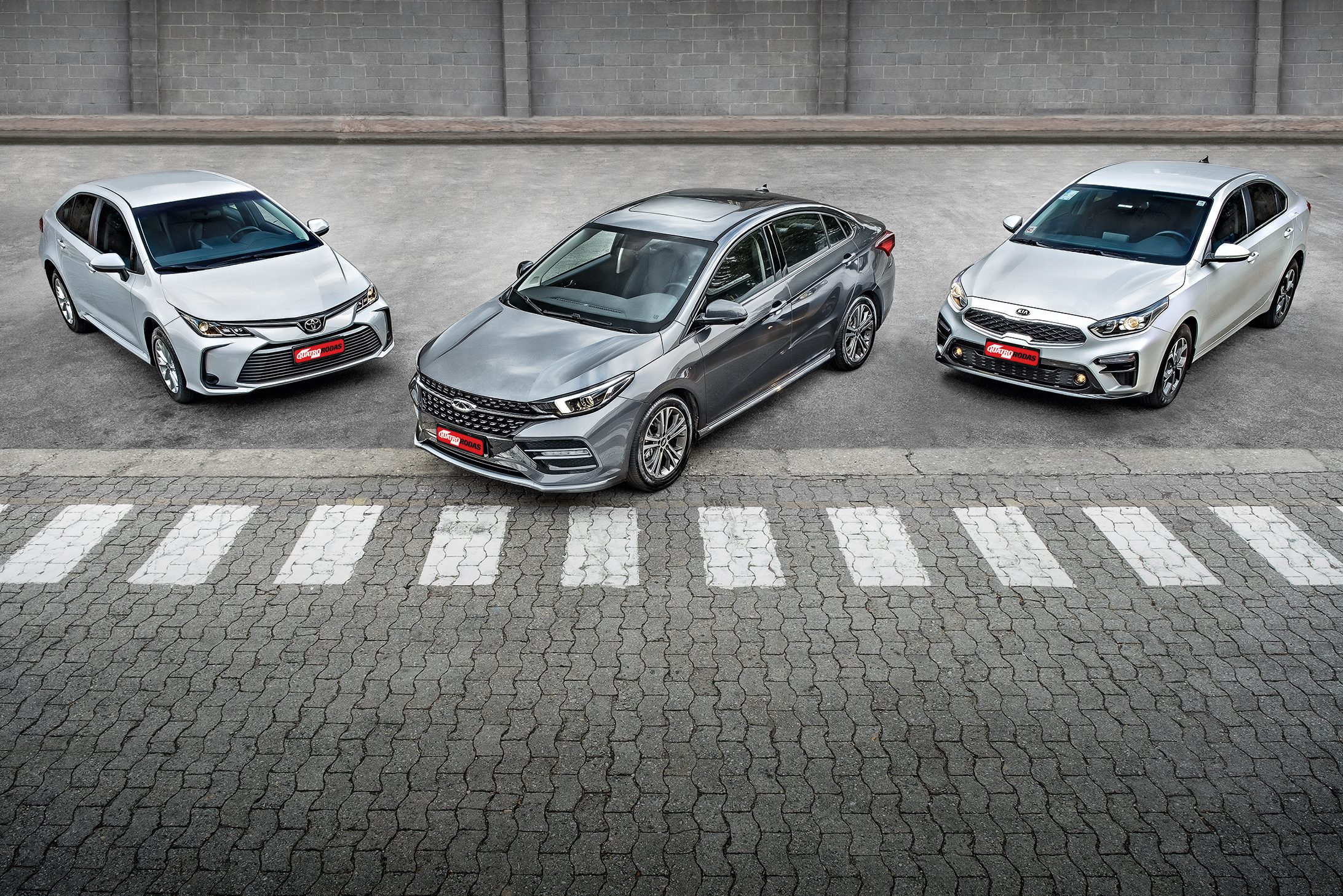 QR-737-COMPARA-SEDANS-ABRE