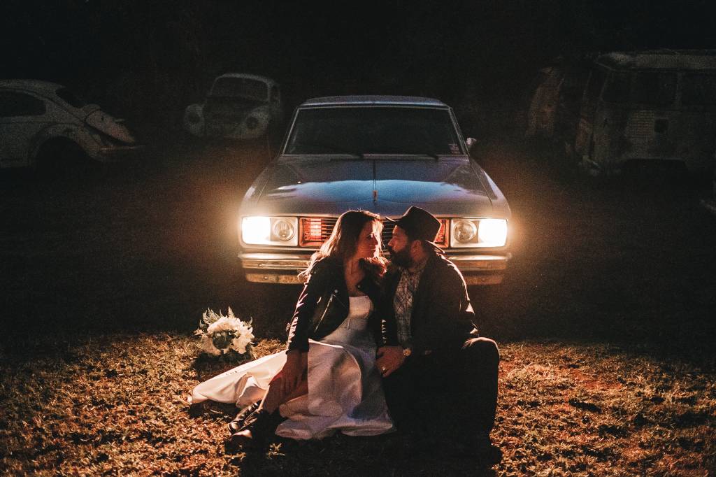 A paixão por V8 uniu casal paranaense que agora coleciona carros clássicos