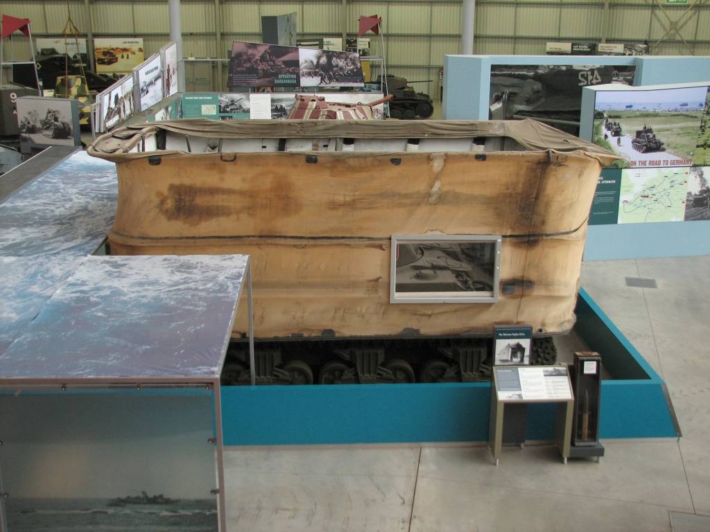Bovington_208_Sherman_DD_1 Bovington_208_Sherman_DD_1