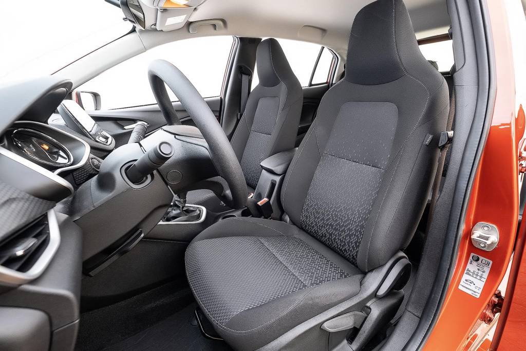 Compara 1.0 Chevrolet Onix LT aspirado (3) Compara 1.0 Chevrolet Onix LT aspirado (3)