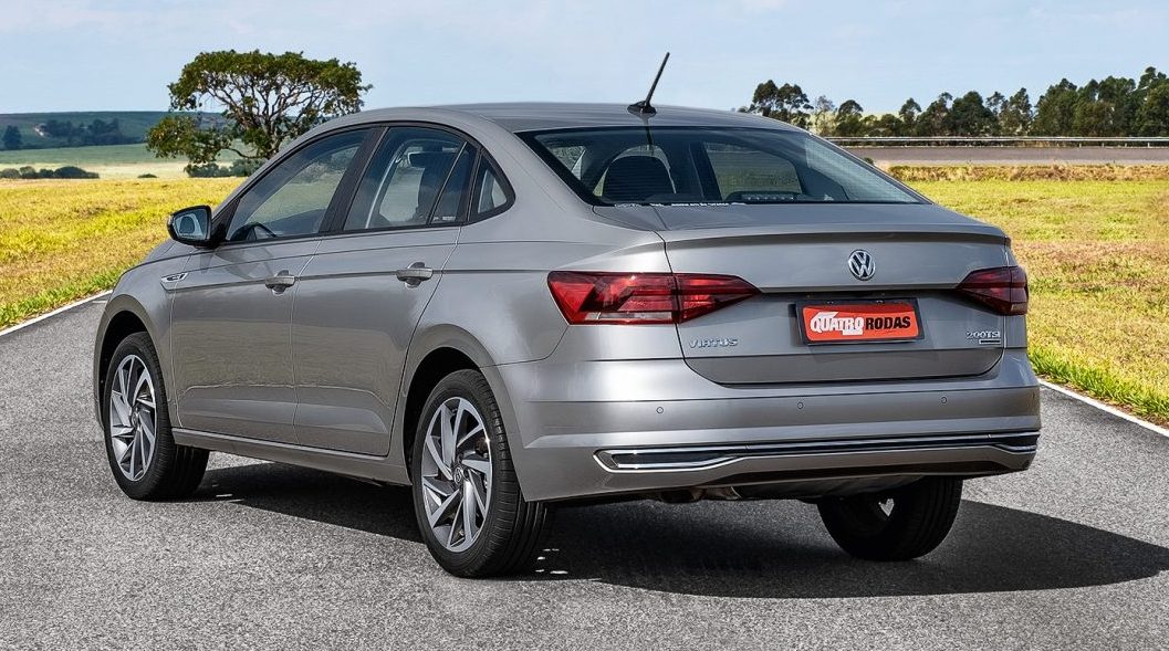 VW Virtus Comfortline compara Sed&atilde;s