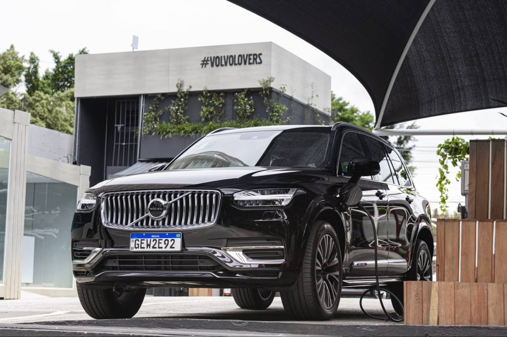 Testamos o serviço que empresta Volvo híbridos para qualquer um e de graça