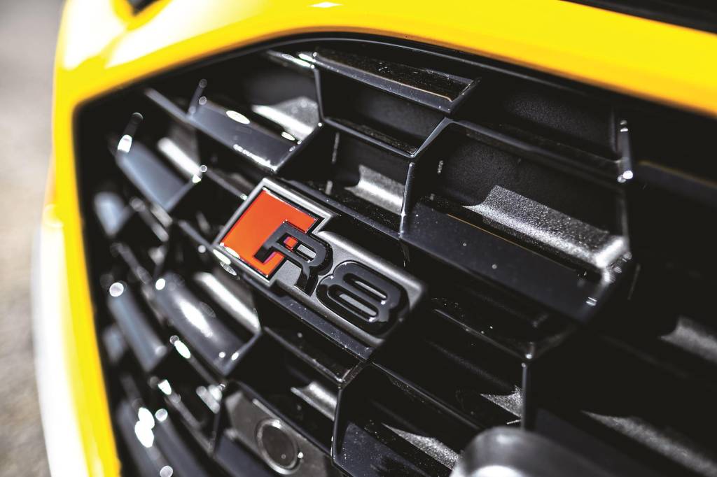 Audi R8 V10 Performance 2020 (9) Audi R8 V10 Performance 2020 amarelo logo
