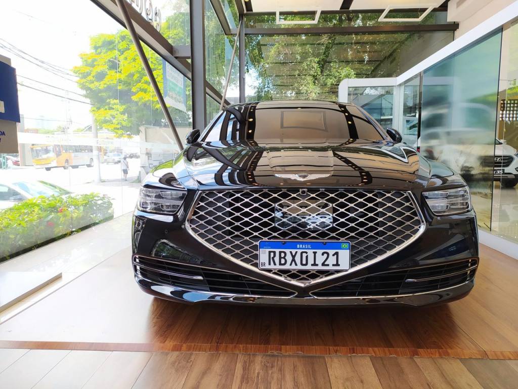 Genesis G90 Genesis G90