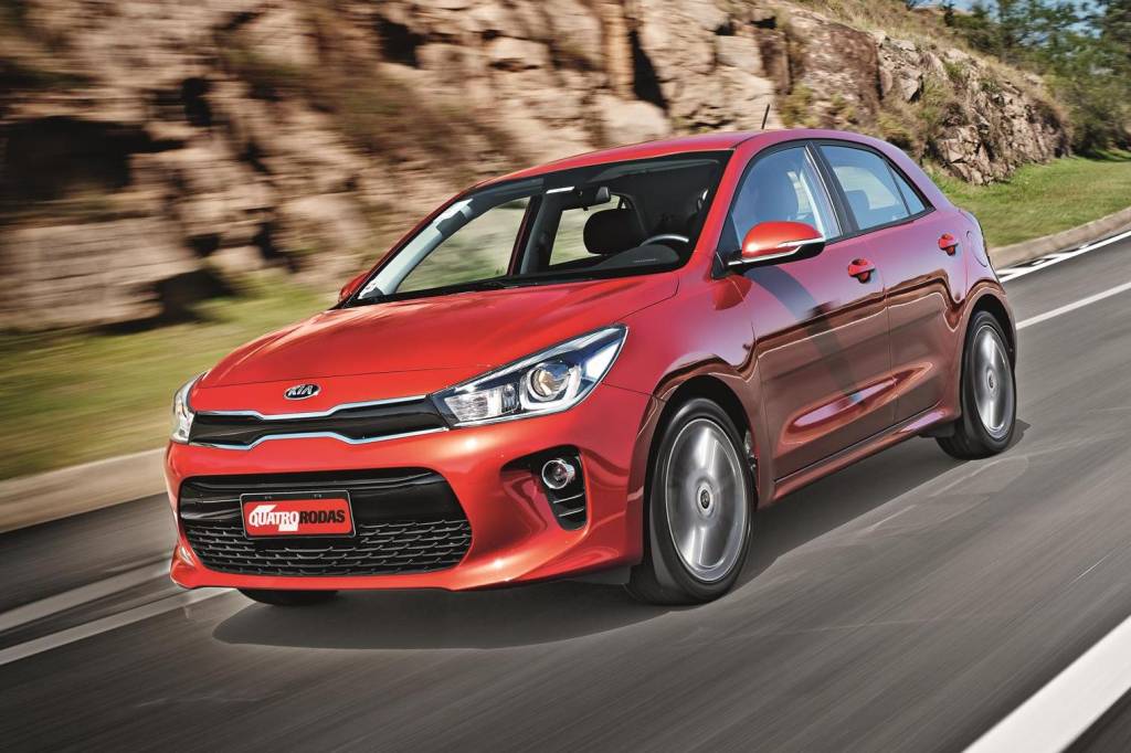 Kia Rio EX vermelho frente