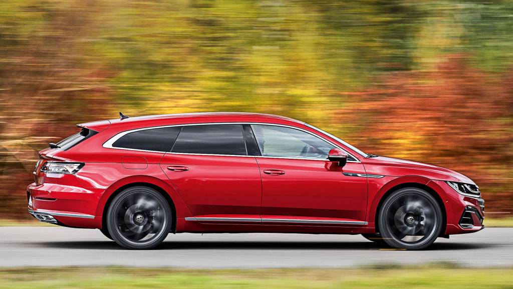 Volkswagen Arteon Shooting Brake (4) Volkswagen Arteon Shooting Brake vermelho lateral