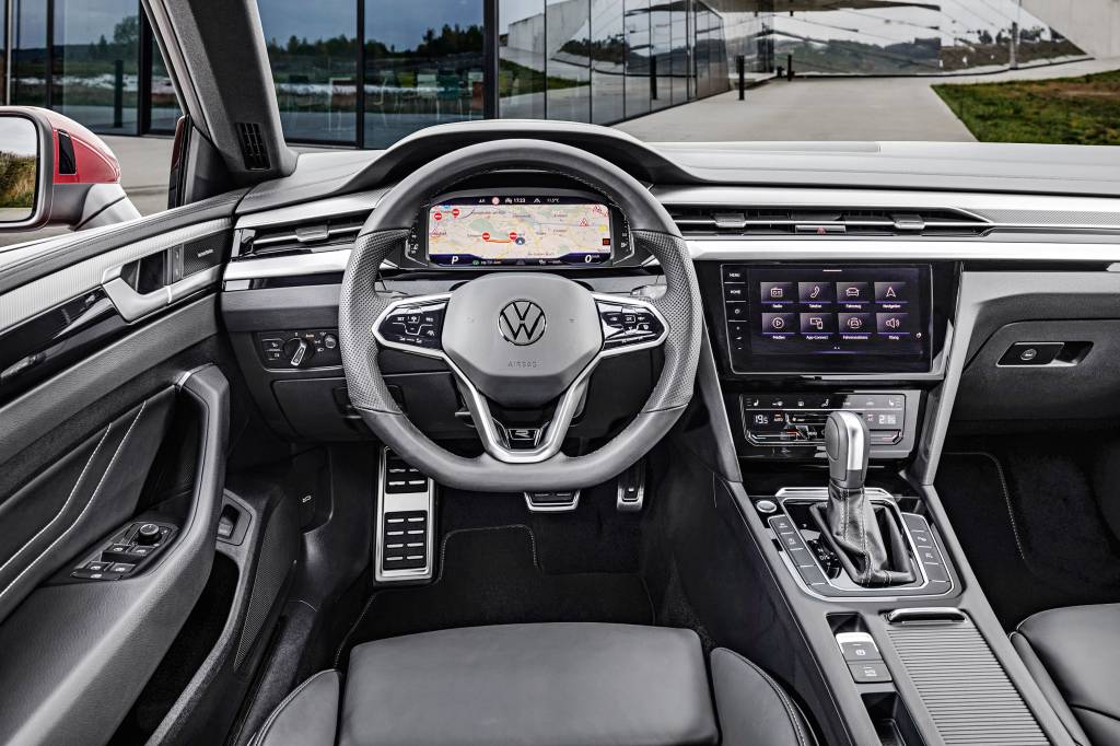 Volkswagen Arteon Shooting Brake (8) Volkswagen Arteon Shooting Brake vermelho painel
