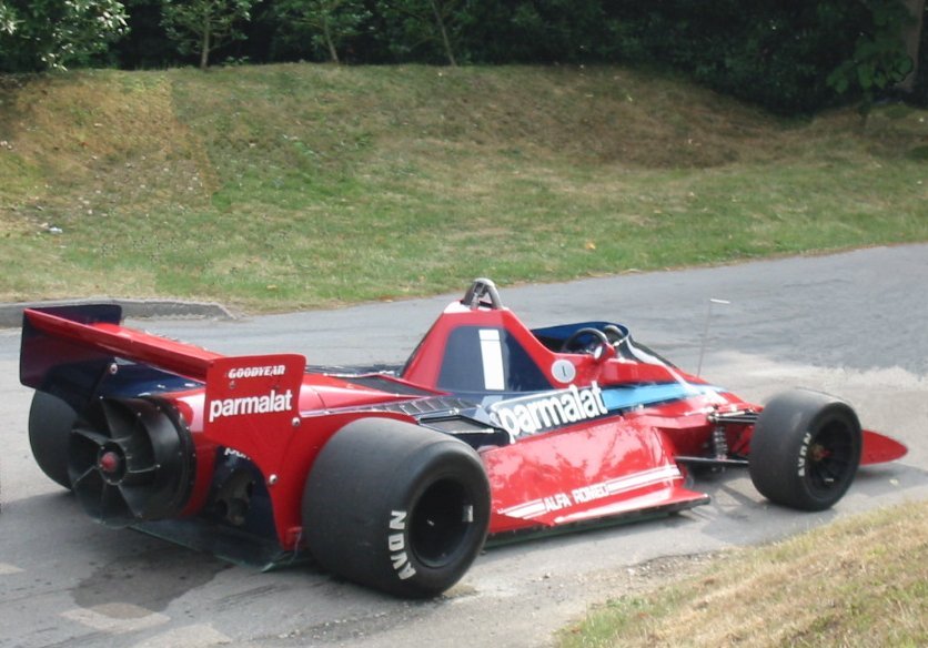 2001_Goodwood_Festival_of_Speed_Brabham_BT46B_Fan_car O lendário carro-ventilador foi relembrado no T.50s