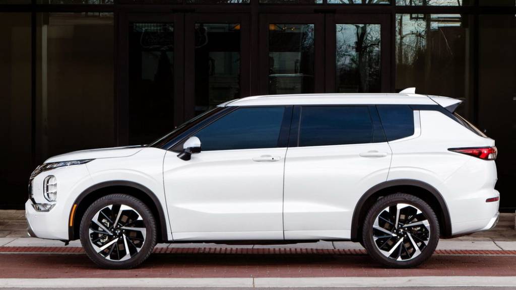 2022-Mitsubishi-Outlander-8-SUV-CarScoops Mitsubishi Outlander 2022