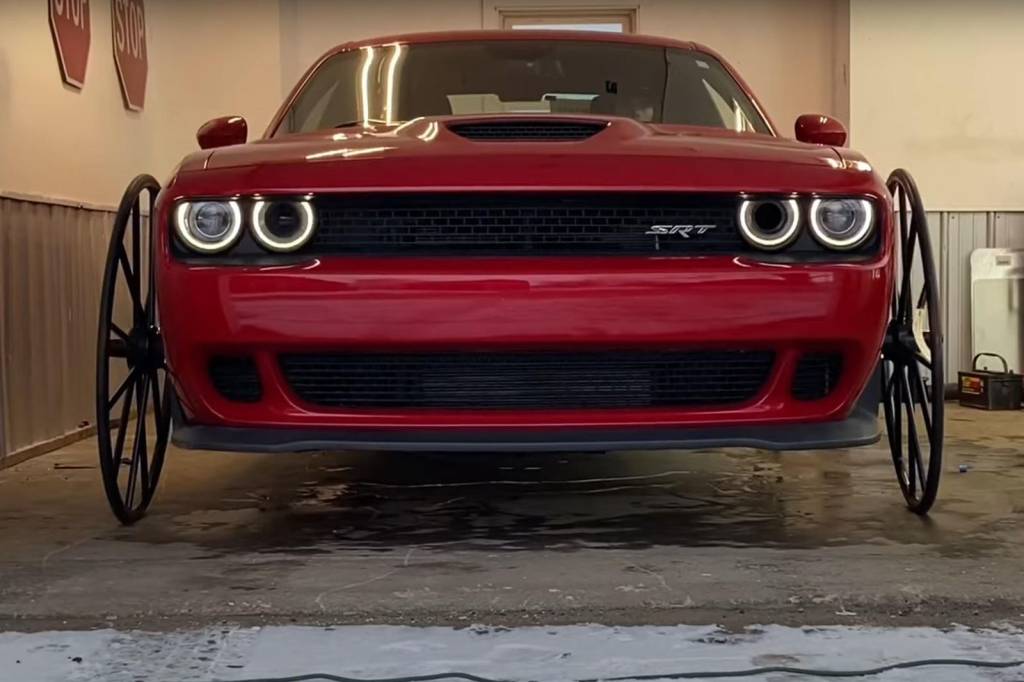 hellcat charrete hellcat