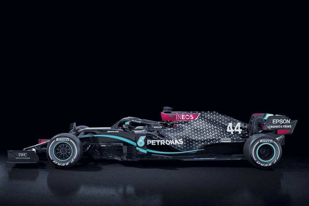 MF1_200622_W11_black_44_vp252_4k_edit4252.jpeg Além dos modelos dirigidos por Lewis Hamilton e Valtteri Bottas, há um Mercedes W11 na nuvem computacional
