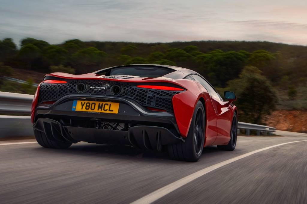 mclaren artura mclaren artura