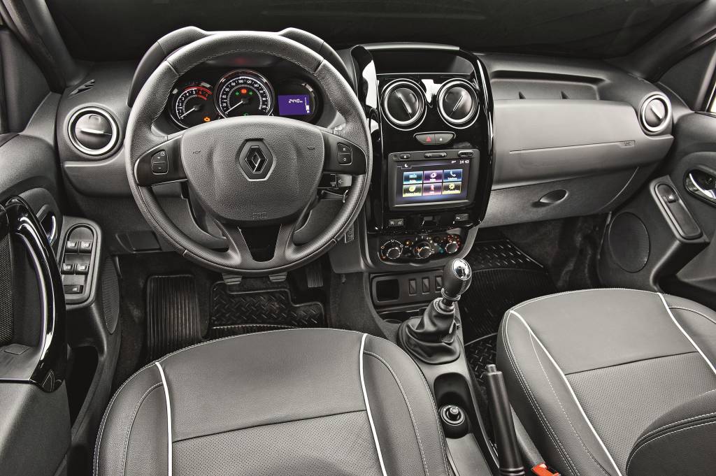 QR 674 CARRO OROCH 02.tif Renault Duster Oroch