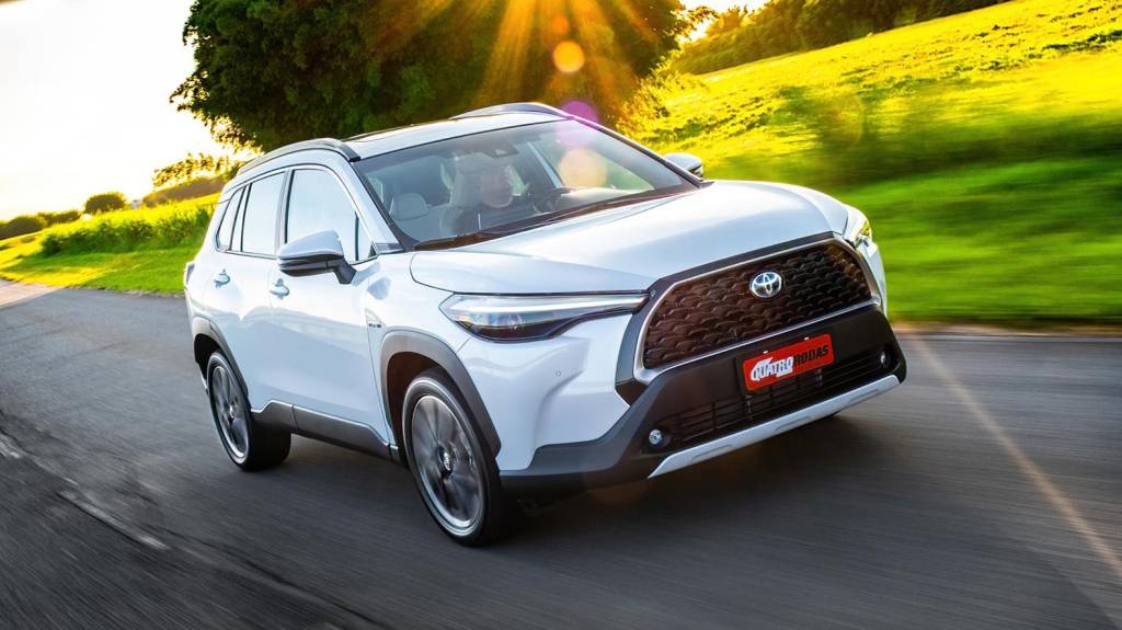 Quanto custa manter um Toyota Corolla Cross XRX híbrido de R$ 204.329?