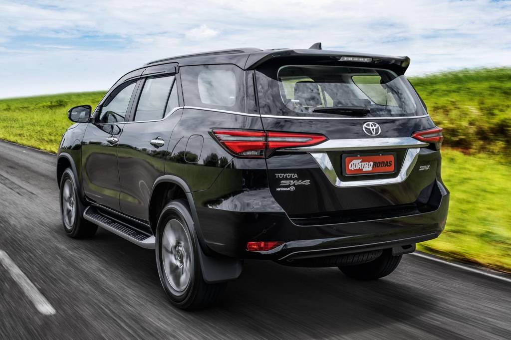 Ex-BBB, Davi Brito compra Toyota SW4 seminovo após ganhar Traiblazer e S10