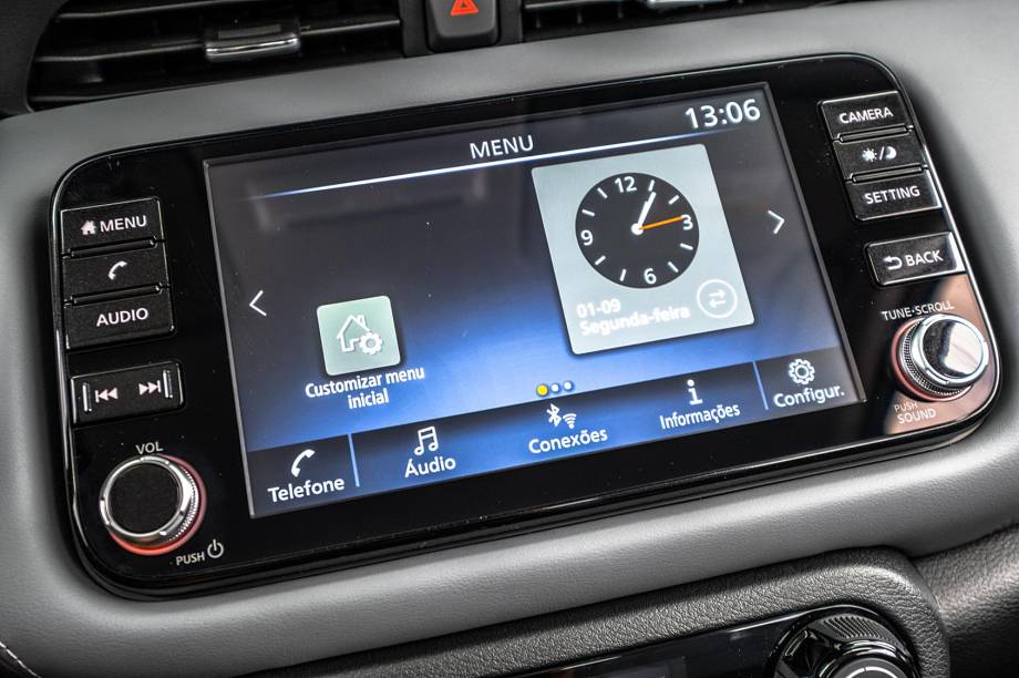 Central multimídia conecta com sistemas Carplay e Android Auto