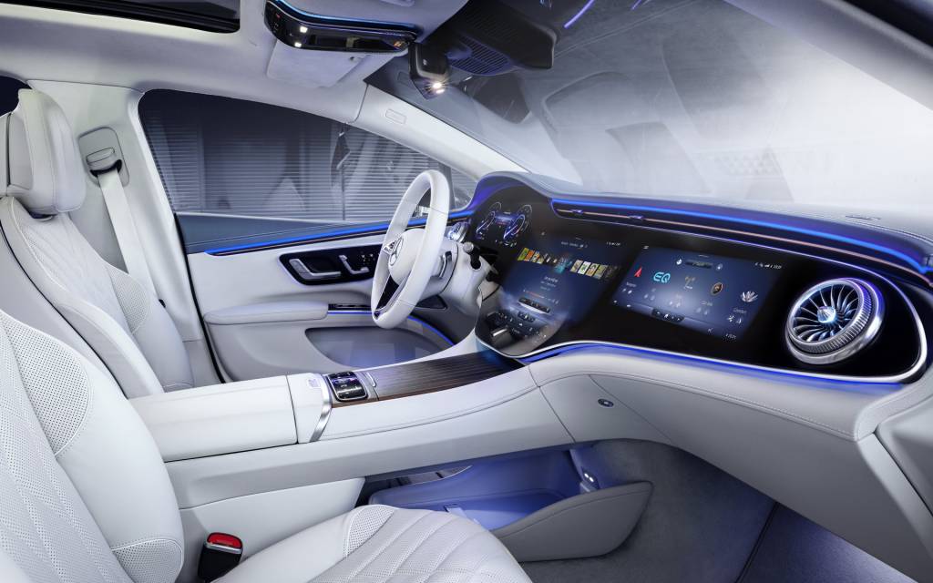 2022-Mercedes-Benz-EQS-36 eqs