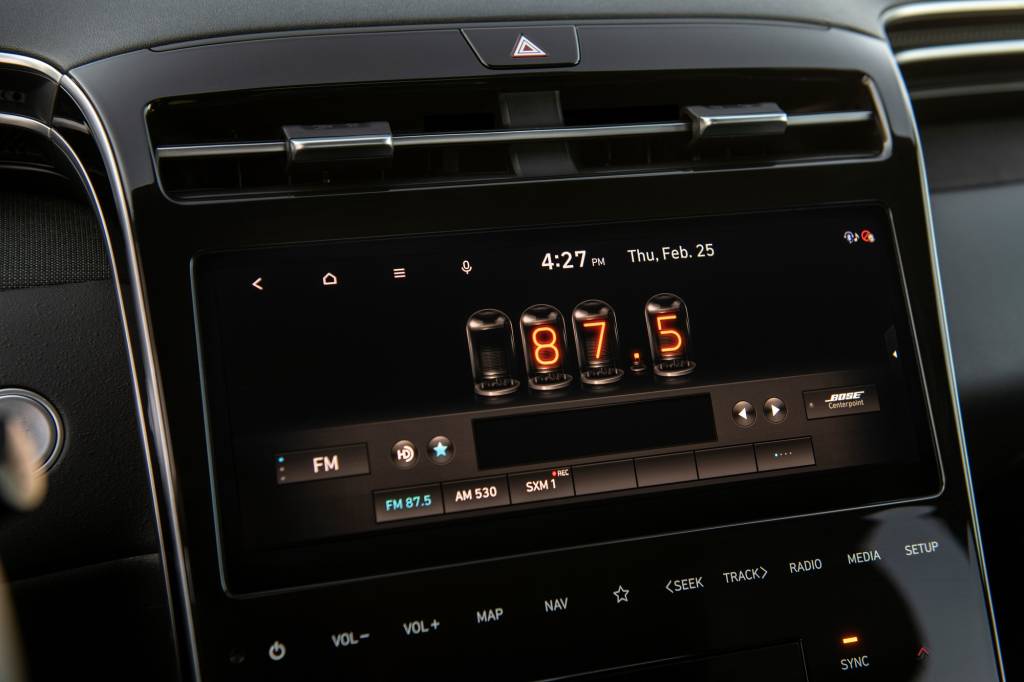 45529-2022SantaCruz Central multimídia é a mesma do Tucson, com suporte a Android Auto e Apple Carplay