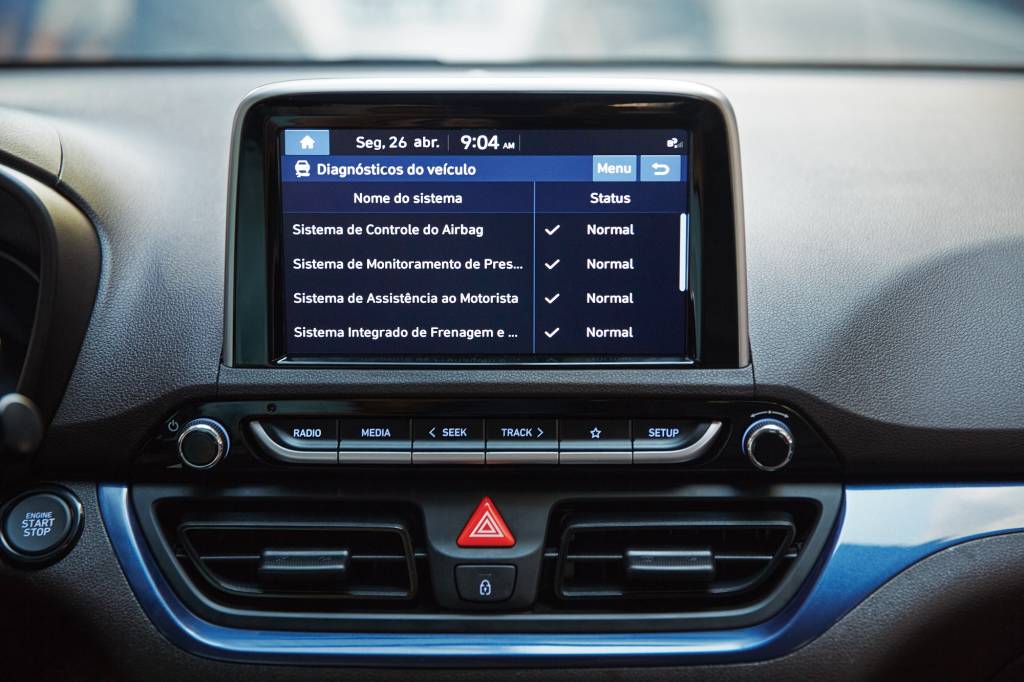 Hyundai Bluelink Como o sistema depende de sensores embarcados, não é possível instalá-lo em veículos usados