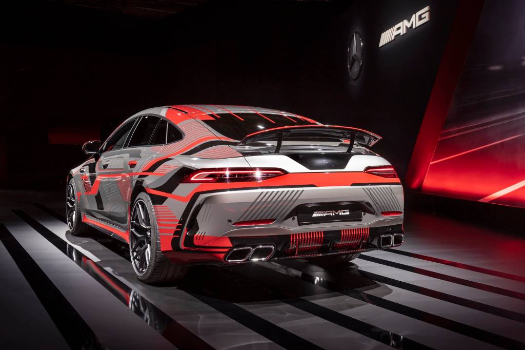 Meet Mercedes DIGITAL. Stuttgart, March 2021 TecDAY AMG Future of Driving Performance Eigenständige E PERFORMANCE Antriebsstrategie für Performance-Hybride // TecDAY AMG Future of Driving PerformanceIndependent E PERFORMANCE drivetrain strategy for performance hybrids