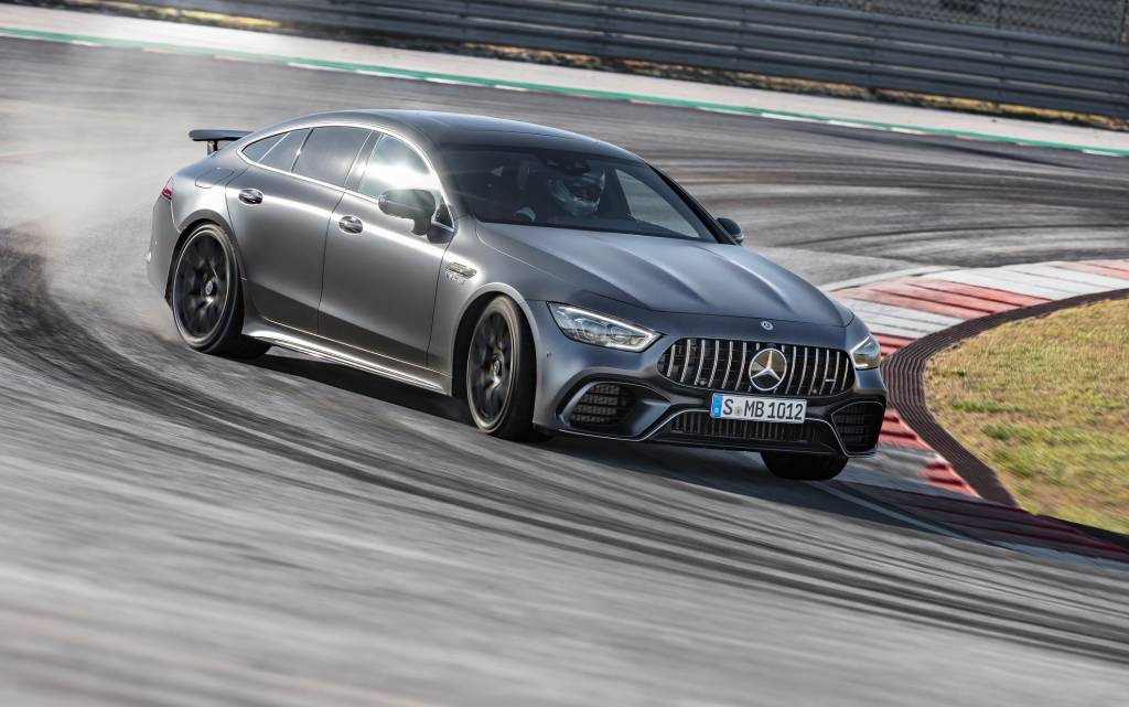 Mercedes-AMG GT 63 S 4MATIC+ 4-Türer CoupéMercedes-AMG GT 63 S 4MATIC+ 4-Door Coupé Mercedes-AMG GT 63 S 4MATIC+ 4-Türer Coupé, AMG Carbon-Paket, Exterieur: Außenfarbe: Graphitgrau magno;Kraftstoffverbrauch kombiniert: 11,2 l/100 km; CO2-Emissionen kombiniert: 256 g/km* (vorläufige Daten) Mercedes-AMG GT 63 S 4MATIC+ 4-Door Coupé, AMG Carbon-packet, Exterior: Exterior paint: graphite grey magno, colour variation black;Fuel consumption combined: 11,2 l/100 km; CO2 emissions combined: 256 g/km* (provisional data)