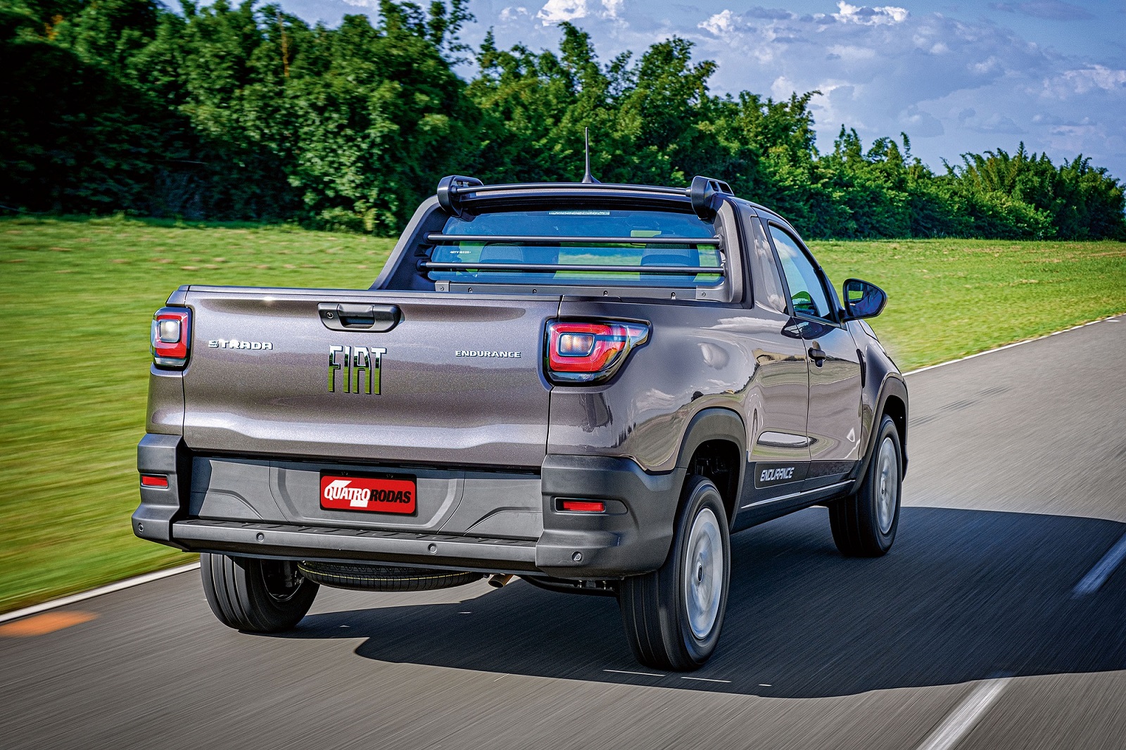 Vendas em abril: Fiat Strada e Mobi lideram, e Onix cai para 7º lugar