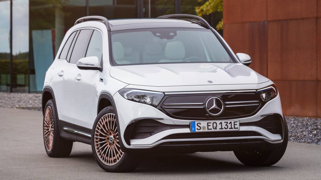 Mercedes-Benz EQB(2) À primeira vista, a grade está lá. Para sorte da aerodinâmica, é apenas uma placa estilizada