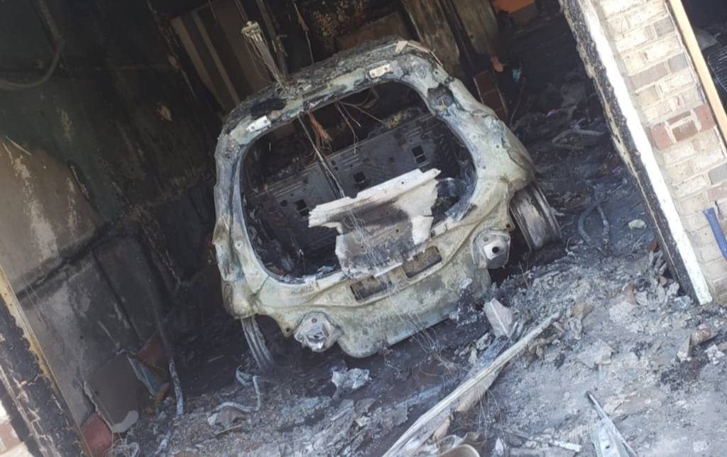 Bolt incêndio Bolt destruído em incêndio