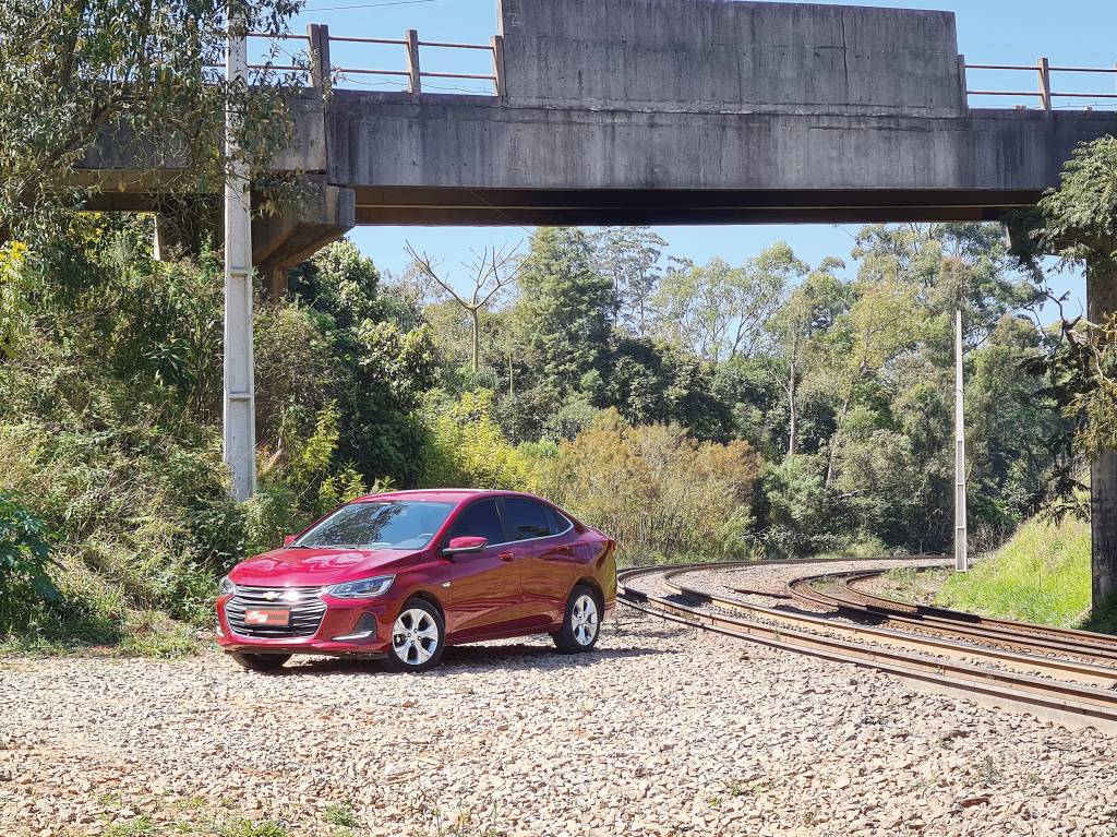 Longa Duração: seria o Chevrolet Onix Plus um esportivo reprimido?