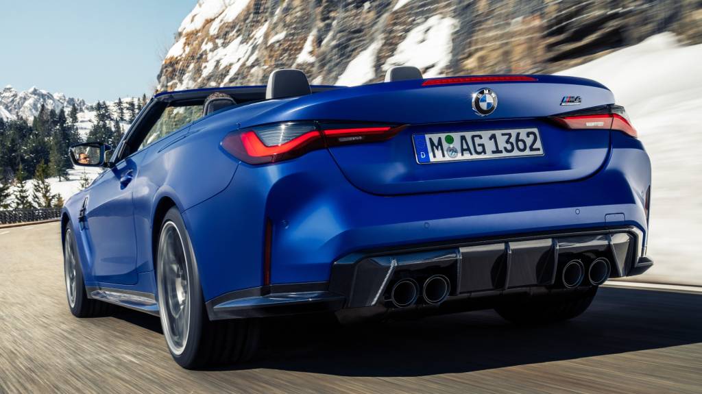 BMW M4 3 feito O M4 Competition 2022 conversível terá dois escapamentos integrados ao difusor específico da divisão esportiva da marca