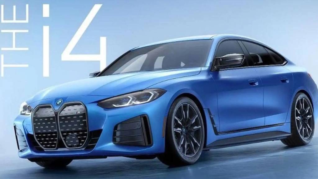 BMW i4 M50 BMW i4 M50 azul, visto 3/4 de frente com o dizer