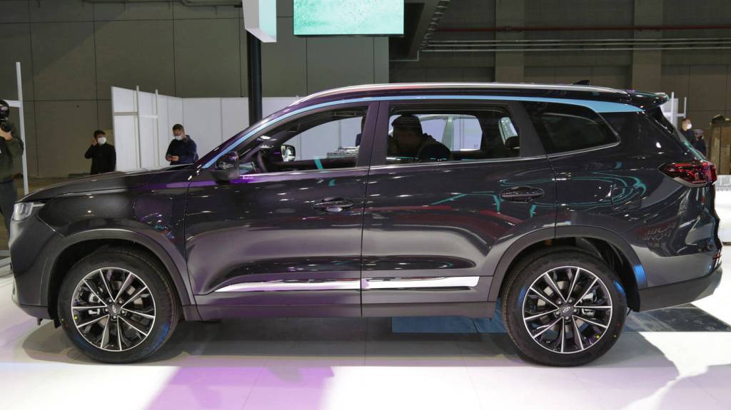 Chery Tiggo 8 Plus PHEV (5) Chery Tiggo 8 Plus PHEV lateral