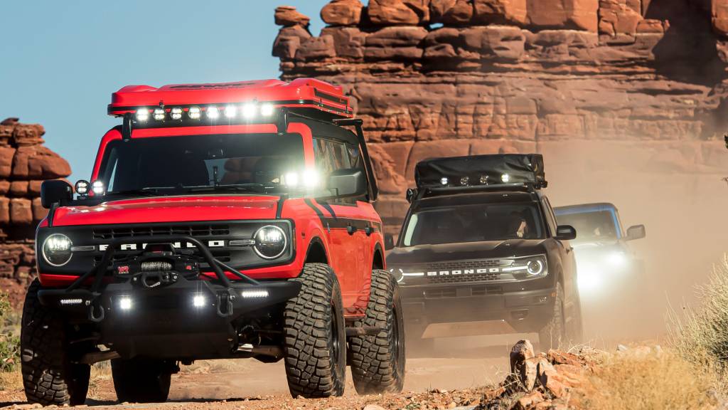 Ford Bronco e Bronco Sport Ford Bronco e Bronco Sport frente trio