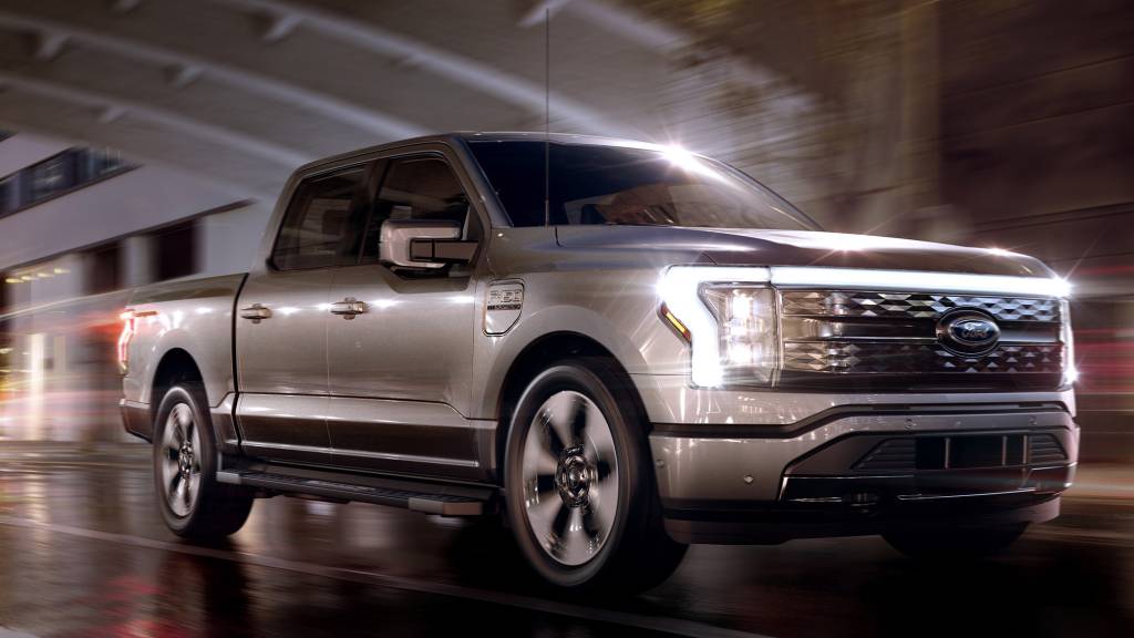 2022 Ford F-150 Lightning Platinum F-150 lightning cinza vista 3/4 de frente