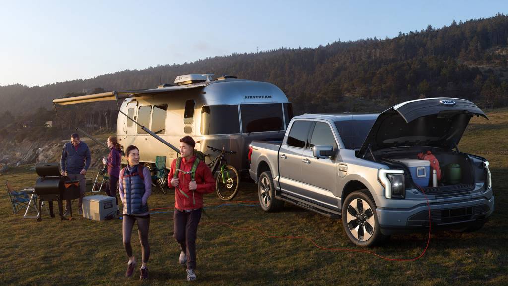2022 Ford F-150 Lightning Platinum F-150 lightning camping