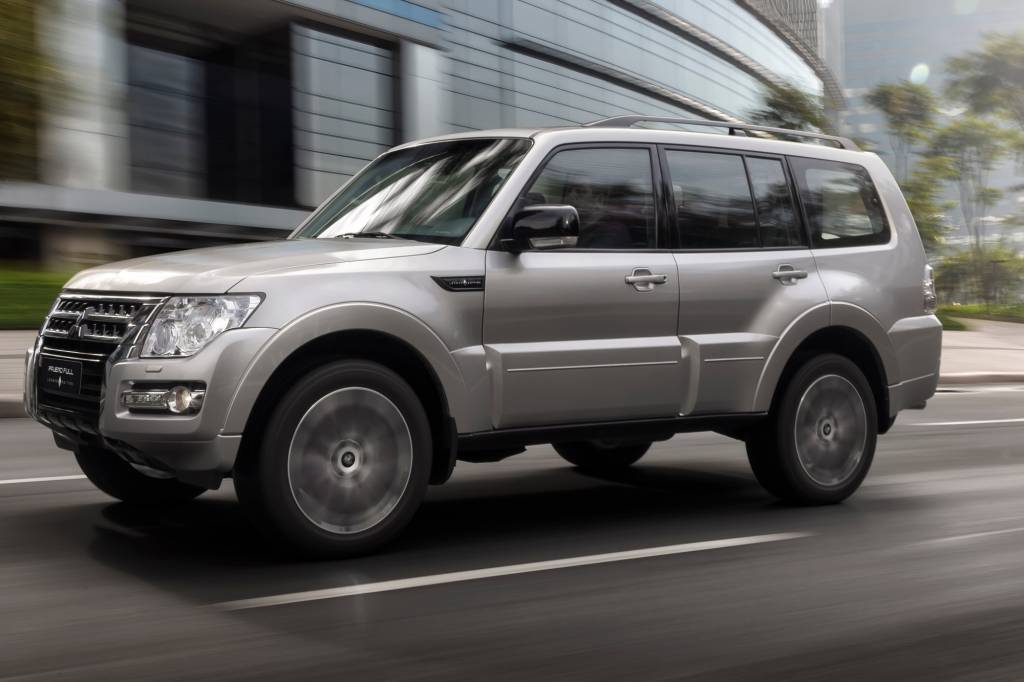 Pajero Full Legend Edition (7) Pajero Full Legend Edition lateral 2