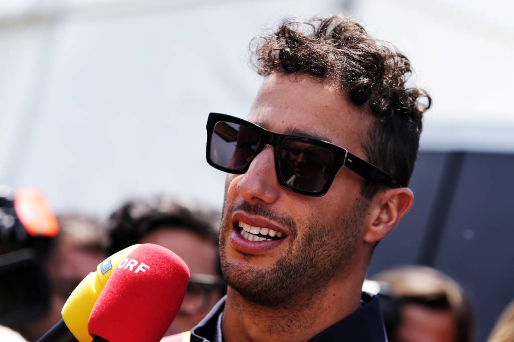 Motor Racing – Formula One World Championship – Canadian Grand Prix – Preparation Day – Montreal, Canada Daniel Ricciardo (AUS) Red Bull Racing with the media. 07.06.2018. Formula 1 World Championship, Rd 7, Canadian Grand Prix, Montreal, Canada, Preparation Day. - www.xpbimages.com, EMail: requests@xpbimages.com - copy of publication required for printed pictures. Every used picture is fee-liable. © Copyright: /
