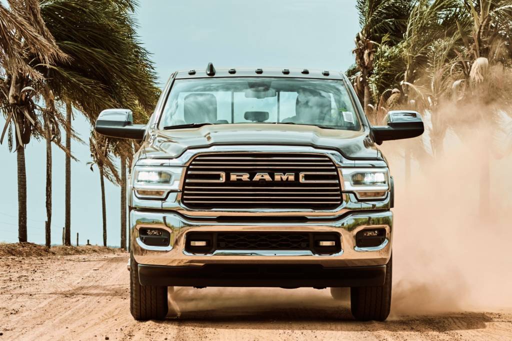 RAM 2500 RODEO Ram 2500 Rodeo marrom vista de frente