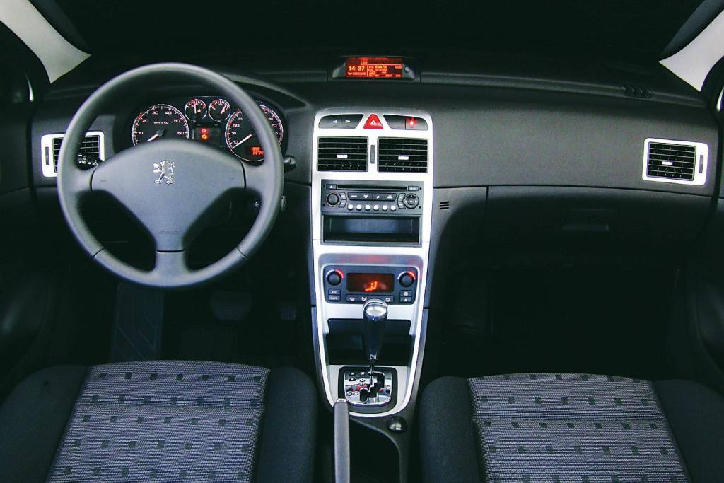 Teste comparativo peruas Marea Weekend toyota fielder peugeot 307 sw (13) Teste comparativo peruas Marea Weekend toyota fielder peugeot 307 sw