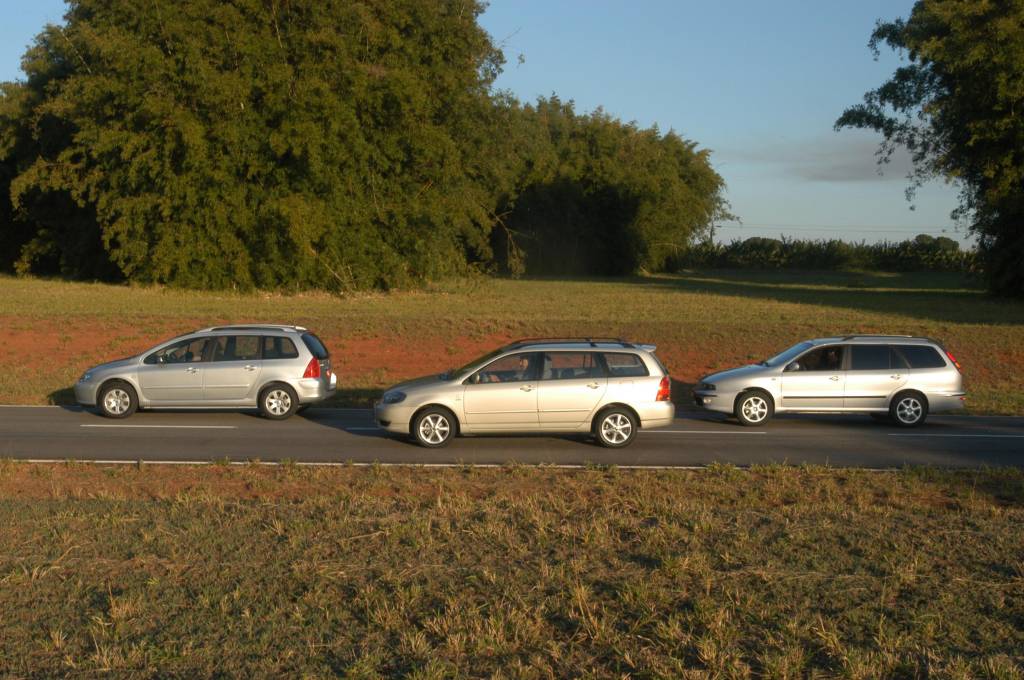 Teste comparativo peruas Marea Weekend toyota fielder peugeot 307 sw (28) Teste comparativo peruas Marea Weekend toyota fielder peugeot 307 sw