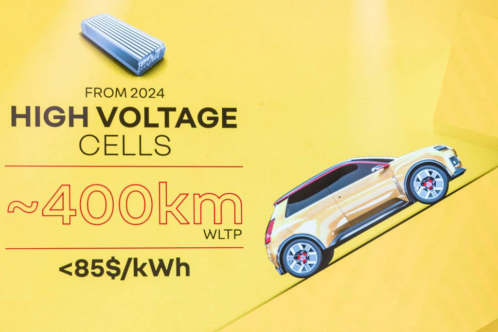 2021 – Renault eWays press conference(2) Eficiência energética aumentará sensivelmente, mas a expectativa é de uma evolução gigante a partir de 2030 com novas baterias de estado sólido
