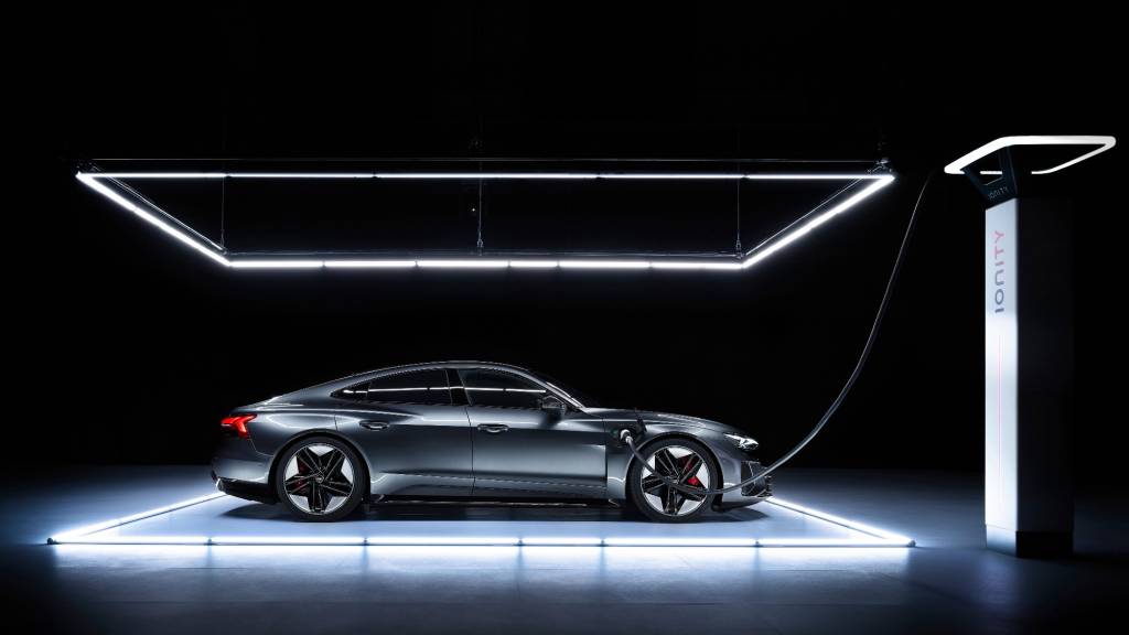 Audi RS e-tron GT Audi RS e-tron GT preto de lado
