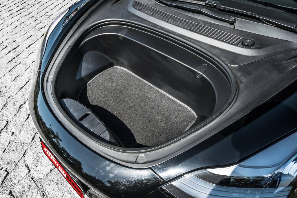 Tesla Model 3 Tesla Model 3