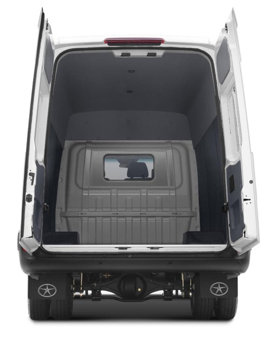 JAC iEV 750V JAC iEV 750V branco visto de trás com porta traseira aberta
