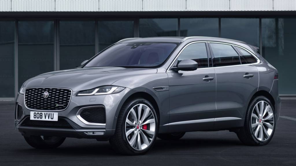 Jaguar F-PACE Jaguar F-PACE cinza visto 3/4 de frente