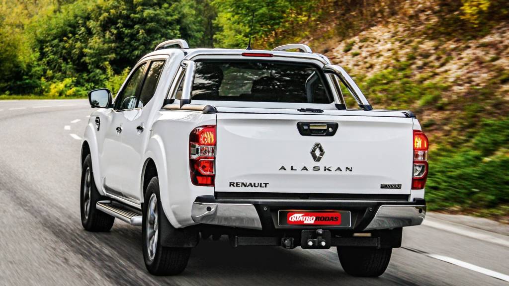 Renault Alaskan testada para QUATRO RODAS Mecânica e interior são idênticos aos da Frontier. Diferença entre as irmãs é estética