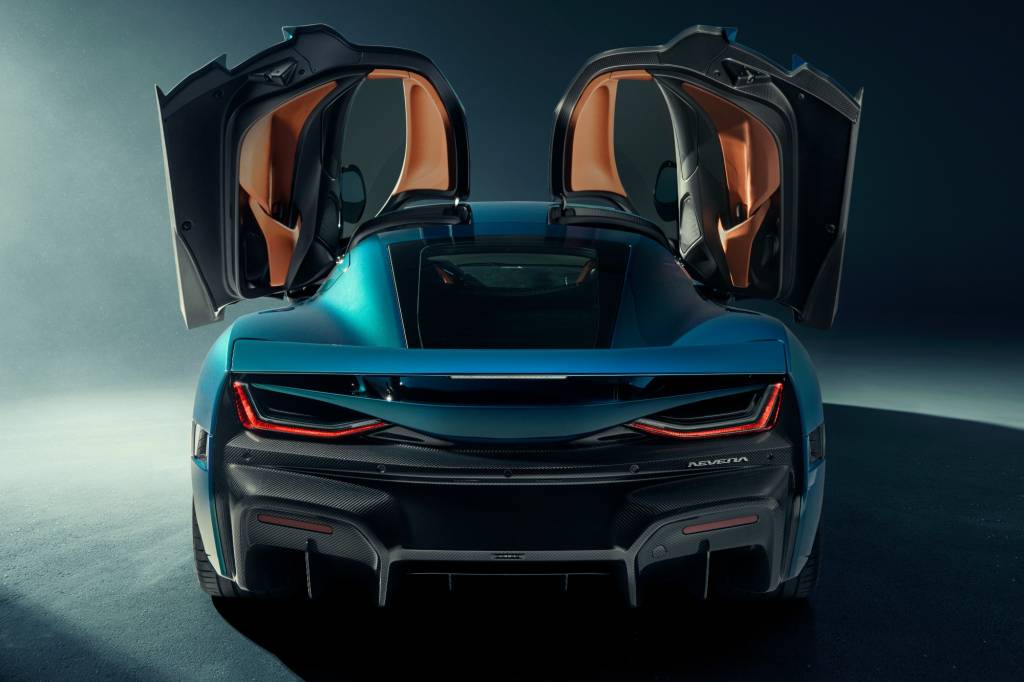 Rimac Nevera Rimac Nevera azul visto de trás